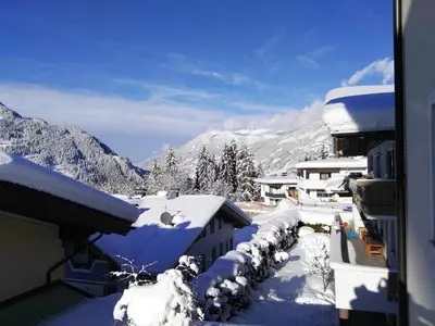Ein allgemeiner Bergblick oder ein Berglick von der Ferienwohnung aus