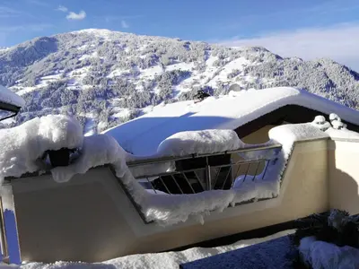Ein allgemeiner Bergblick oder ein Berglick von der Ferienwohnung aus