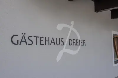 Ein Zertifikat, Auszeichnung, Logo oder anderes Dokument, das in der Unterkunft Gästehaus Dreier ausgestellt ist