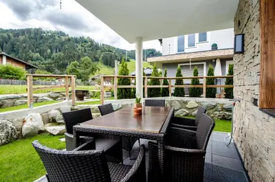 Ein allgemeiner Bergblick oder ein Berglick von der Ferienwohnung aus