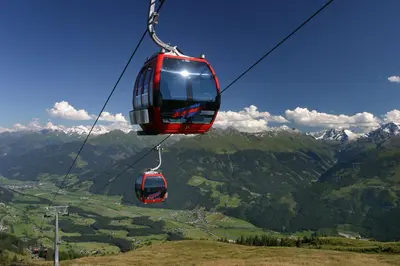 Ein allgemeiner Bergblick oder ein Berglick von der Ferienwohnung aus