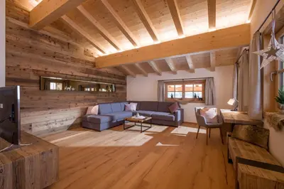 Ein Sitzbereich in der Unterkunft Appartement „Hoamatgfühl“ Oberschreitling