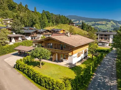Ein allgemeiner Bergblick oder ein Berglick von der Ferienwohnung aus