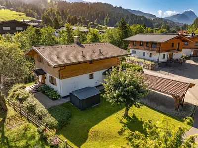 Ein allgemeiner Bergblick oder ein Berglick von der Ferienwohnung aus