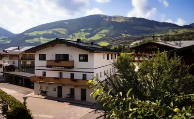 Ein allgemeiner Bergblick oder ein Berglick von der Ferienwohnung aus