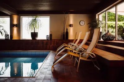 Der Swimmingpool an oder in der Nähe von Das gemütliche Dorfhotel Kaltenhauser