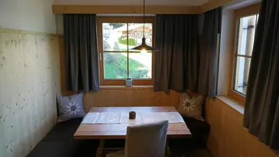 Ein Sitzbereich in der Unterkunft Haus Wildschütz