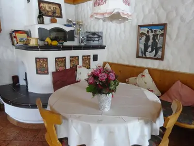 Ein Sitzbereich in der Unterkunft Pension Steinerhof