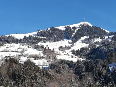 Ein allgemeiner Bergblick oder ein Berglick von der Ferienwohnung aus