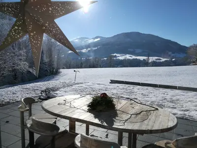 Ein allgemeiner Bergblick oder ein Berglick von der Ferienwohnung aus