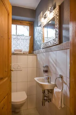 Ein Badezimmer in der Unterkunft Haus Bella