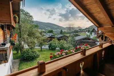 Ein allgemeiner Bergblick oder ein Berglick von der Ferienwohnung aus