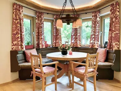 Ein Sitzbereich in der Unterkunft ALPIN CHARME APARTMENTS Boutique Chalet Kitzbichl