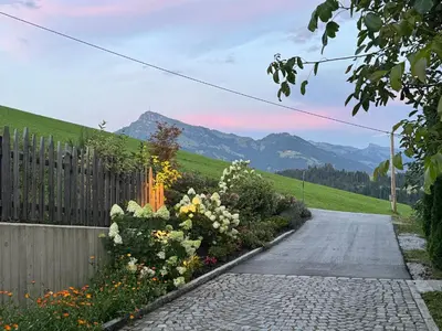 Ein allgemeiner Bergblick oder ein Berglick von der Ferienwohnung aus