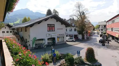 Ein allgemeiner Bergblick oder ein Berglick von der Ferienwohnung aus