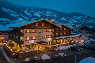 Ein allgemeiner Bergblick oder ein Berglick von des Hotels aus