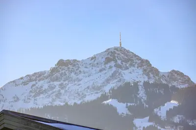 Ein allgemeiner Bergblick oder ein Berglick von der Ferienwohnung aus