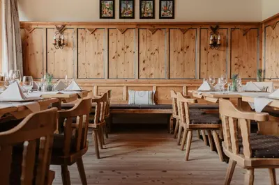Ein Sitzbereich in der Unterkunft Hotel Kaiser in Tirol