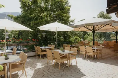 Ein allgemeiner Bergblick oder ein Berglick von des Hotels aus