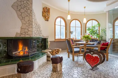 Ein Sitzbereich in der Unterkunft Berghotel Ronach