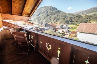 Ein allgemeiner Bergblick oder ein Berglick von der Ferienwohnung aus