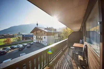 Ein allgemeiner Bergblick oder ein Berglick von der Ferienwohnung aus