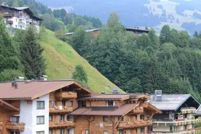 Ein allgemeiner Bergblick oder ein Berglick von der Ferienwohnung aus