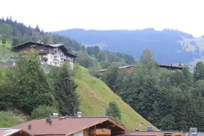 Ein allgemeiner Bergblick oder ein Berglick von der Ferienwohnung aus