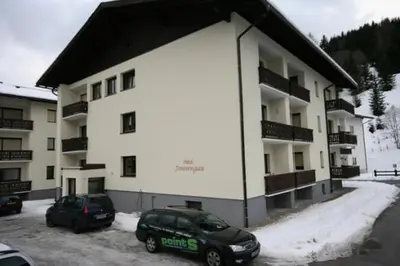 Das Gebäude in dem sich die Ferienwohnung befindet