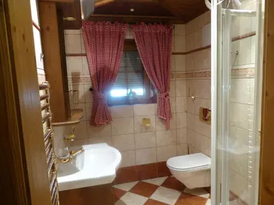 Ein Badezimmer in der Unterkunft Alpenchalet