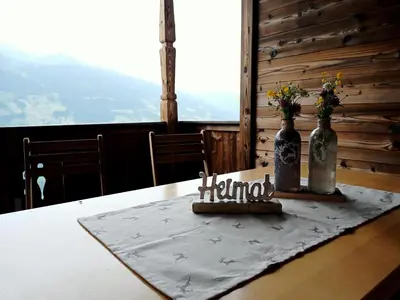 Ein allgemeiner Bergblick oder ein Berglick von der Ferienwohnung aus