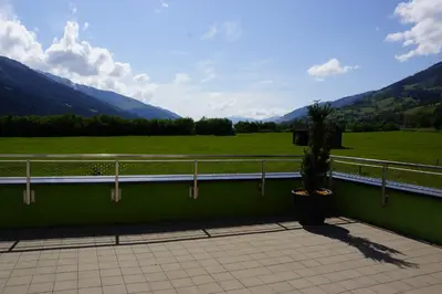 Ein allgemeiner Bergblick oder ein Berglick von der Ferienwohnung aus