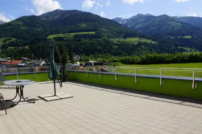 Ein allgemeiner Bergblick oder ein Berglick von der Ferienwohnung aus