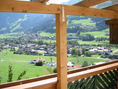 Ein allgemeiner Bergblick oder ein Berglick von der Ferienwohnung aus