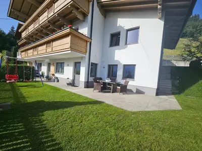 Ein Garten an der Unterkunft Apart bianca Zillertal