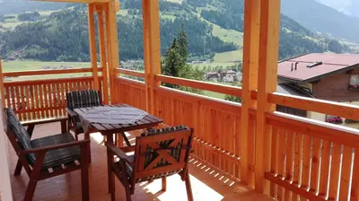 Ein allgemeiner Bergblick oder ein Berglick von der Ferienwohnung aus