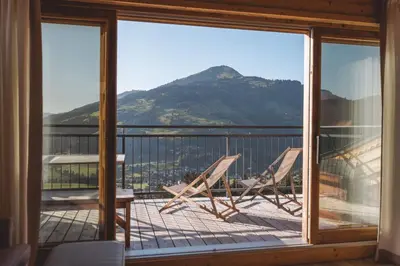 Ein allgemeiner Bergblick oder ein Berglick von der Ferienwohnung aus