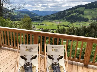 Ein allgemeiner Bergblick oder ein Berglick von der Ferienwohnung aus
