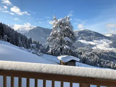 Ein allgemeiner Bergblick oder ein Berglick von der Ferienwohnung aus