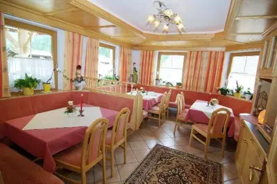 Ein Sitzbereich in der Unterkunft Haus Dorfblick