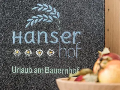 Ein Zertifikat, Auszeichnung, Logo oder anderes Dokument, das in der Unterkunft Hanserhof ausgestellt ist