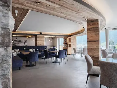 Ein Restaurant oder anderes Speiselokal in der Unterkunft Hotel Garni Pinzgau, Fabian Hüttl