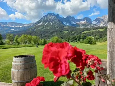 Ein allgemeiner Bergblick oder ein Berglick von der Ferienwohnung aus