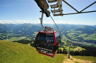 Ein allgemeiner Bergblick oder ein Berglick von der Ferienwohnung aus