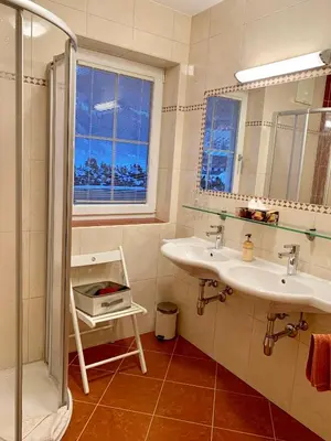 Ein Badezimmer in der Unterkunft Appartements Zillertal Noten