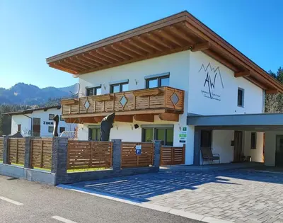 Ein allgemeiner Bergblick oder ein Berglick von der Ferienwohnung aus