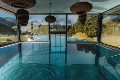Der Swimmingpool an oder in der Nähe von Bachgut - Das Resort am Berg