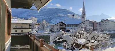 Ein allgemeiner Bergblick oder ein Berglick von der Ferienwohnung aus