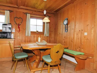 Küche/Küchenzeile in der Unterkunft Chalet Auhäusl by Interhome