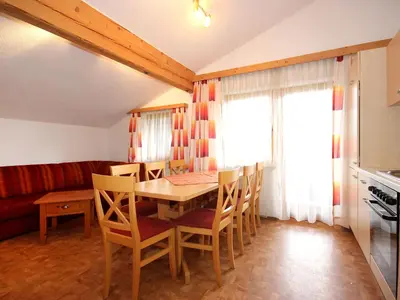 Ein Sitzbereich in der Unterkunft Apartment Gasteighof-1 by Interhome